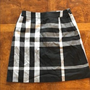 Burberry Black and white skirt